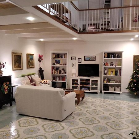 A Casa Di Monica Apartment ปอซซุออลี ภายนอก รูปภาพ