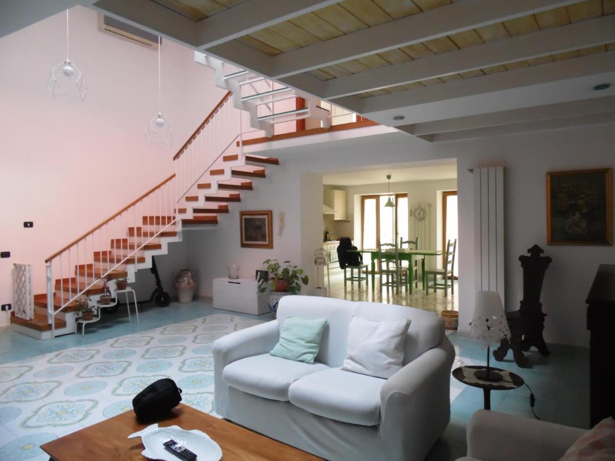 A Casa Di Monica Apartment ปอซซุออลี ภายนอก รูปภาพ