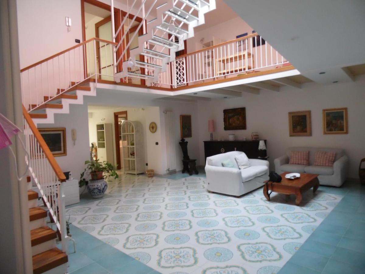 A Casa Di Monica Apartment ปอซซุออลี ภายนอก รูปภาพ
