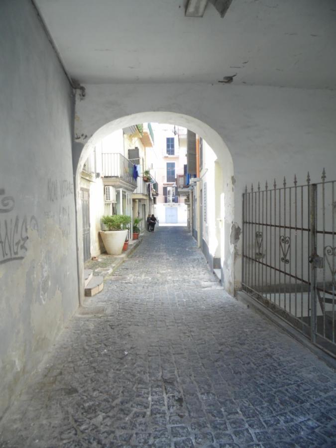 A Casa Di Monica Apartment ปอซซุออลี ภายนอก รูปภาพ