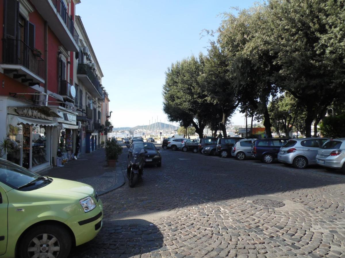 A Casa Di Monica Apartment ปอซซุออลี ภายนอก รูปภาพ