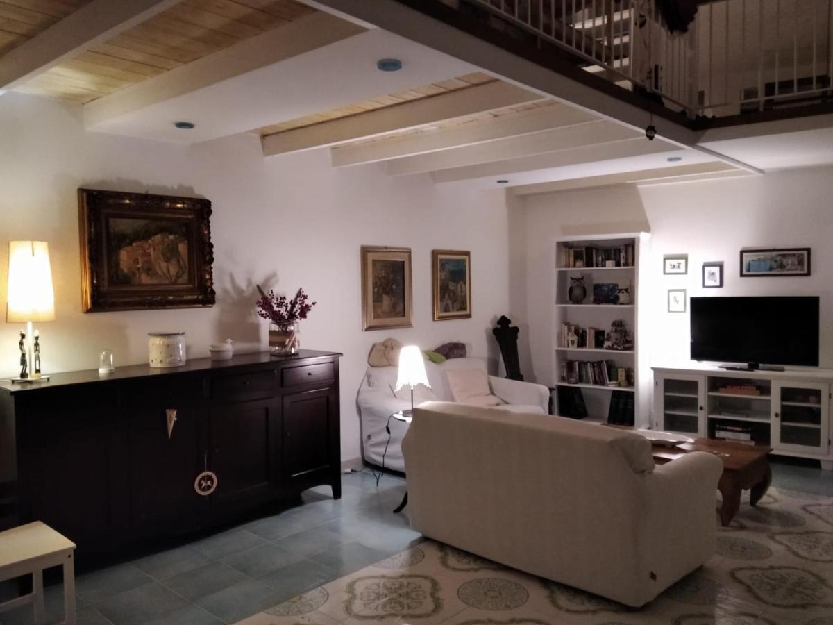 A Casa Di Monica Apartment ปอซซุออลี ภายนอก รูปภาพ