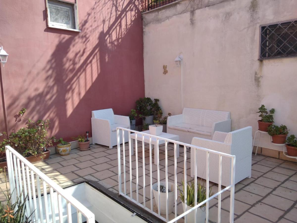 A Casa Di Monica Apartment ปอซซุออลี ภายนอก รูปภาพ
