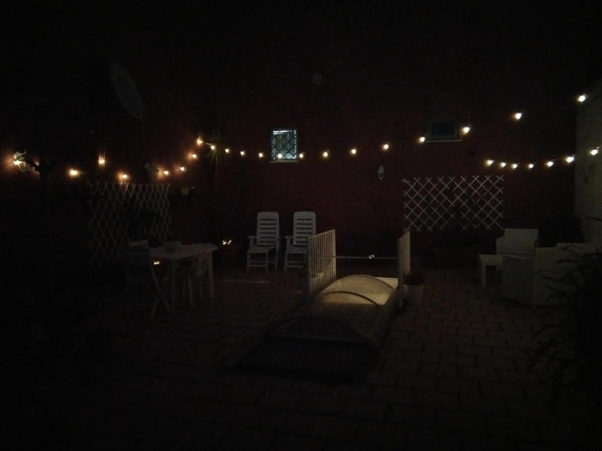 A Casa Di Monica Apartment ปอซซุออลี ภายนอก รูปภาพ