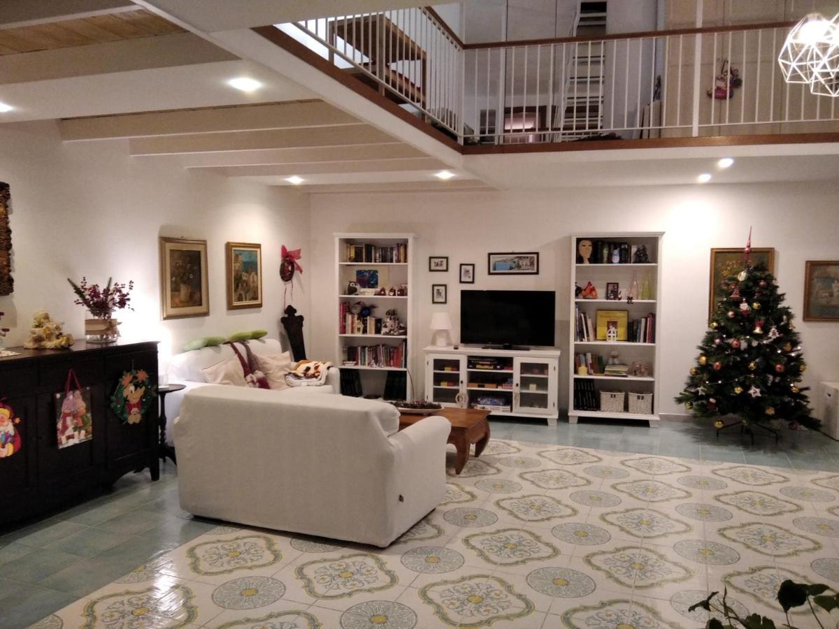 A Casa Di Monica Apartment ปอซซุออลี ภายนอก รูปภาพ